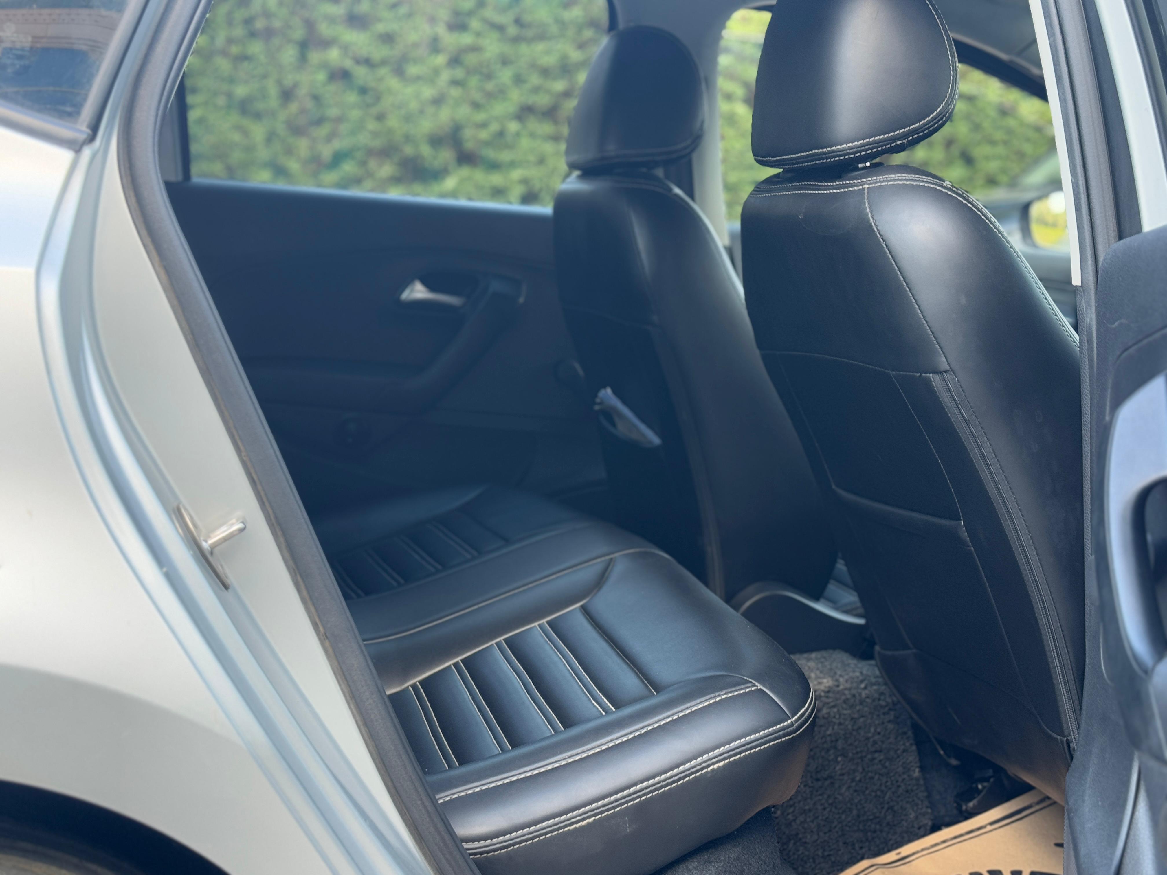 Volkswagen POLO TREND LINE  2022 - Image 2