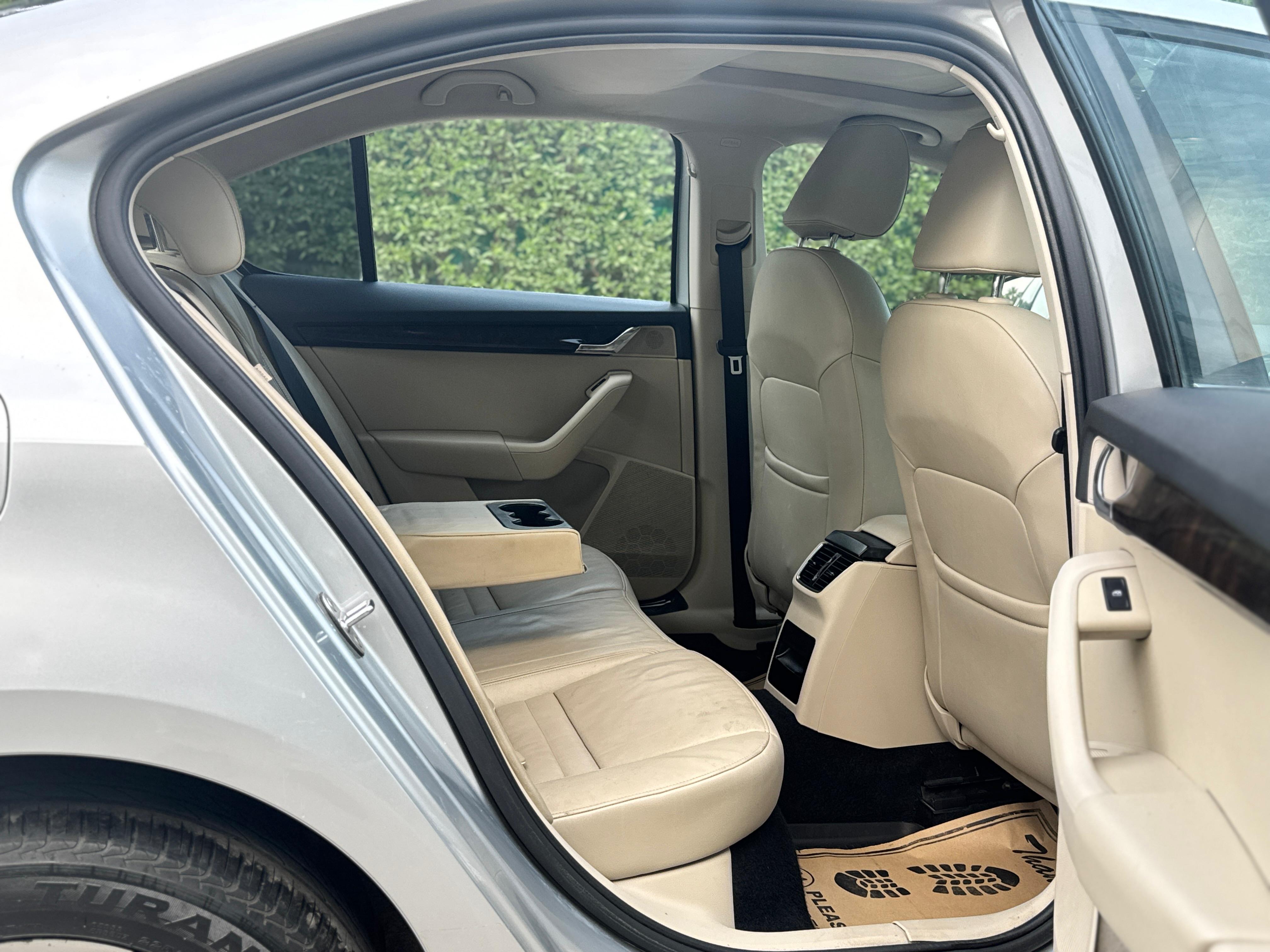 Skoda OCTAVIA STYLE PLUS  2017 - Image 12